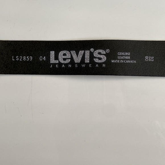 Levi’s Jeanswear Genuine Leather belt with Embossed Pewter Belt Buckle NWOT - Picture 4 of 7